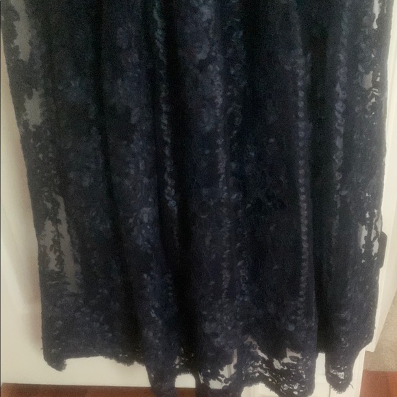 MAC DUGGAL elegant Navy Lace Dress with Beaded Waist - Picture 3 of 7